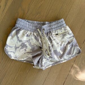 Vuori Women's Athletic Shorts in Gray and Cream